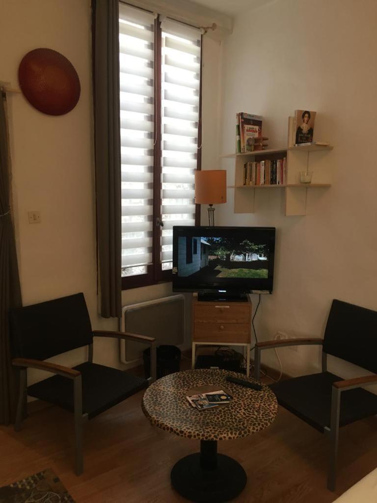 Appart Sympa Dans Le Vieux Nimes Apartamento Exterior foto